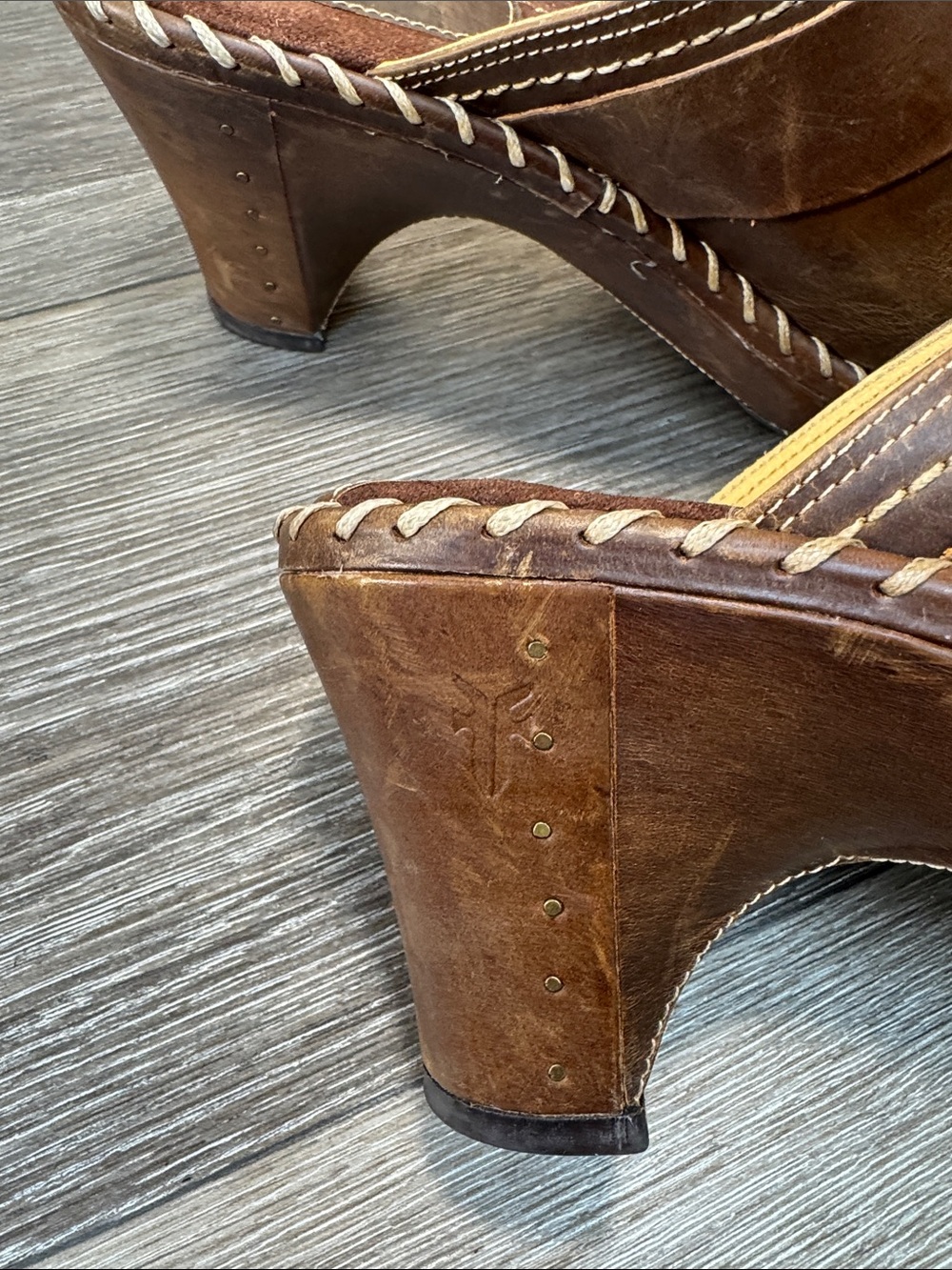 Frye Cognac Brown Leather Buckle Mule Clogs woman’s SZ 10 (h202) - Picture 9 of 10